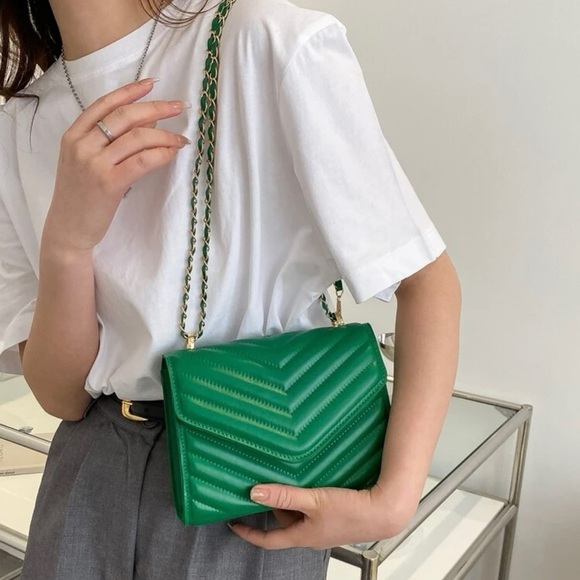 Mini chevron flap bag - Picture 5 of 10